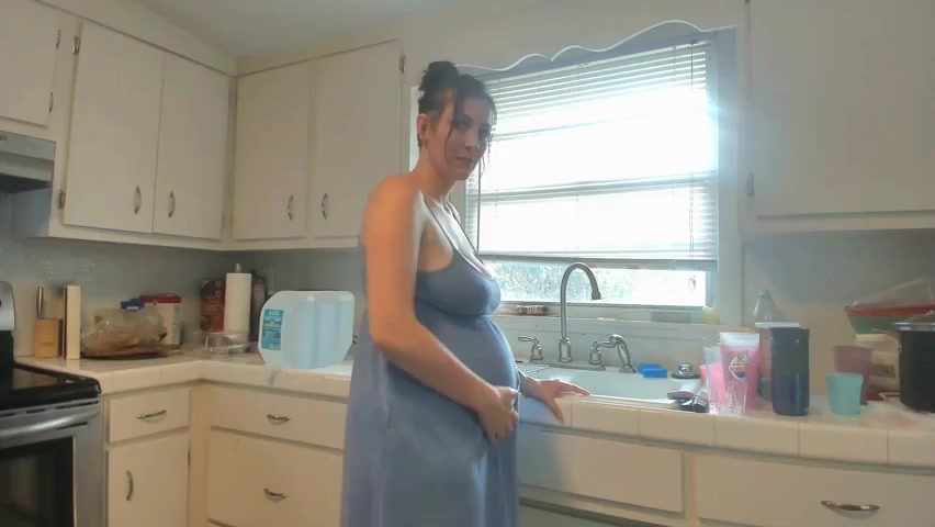 Kelly Payne - Passive and submissive pregnant mom