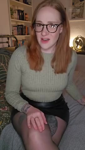 FionaDagger - Stroke It For Mommy's Tights