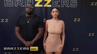 BRAZZERS - Violet Myers Shows off her asshole to Paparazi