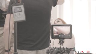 Curvy Abigaiil Morris Gets Facialized By Horny Boss