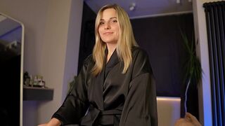 Horny Stepmom Woke Up Her Stepson to Fuck Him