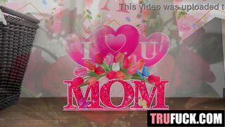 Stepmoms Booty Surprise Diana Grace, Enzo East