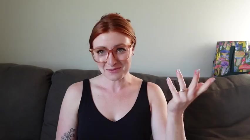 Itskinkerbell - Mommy POV Facesitting